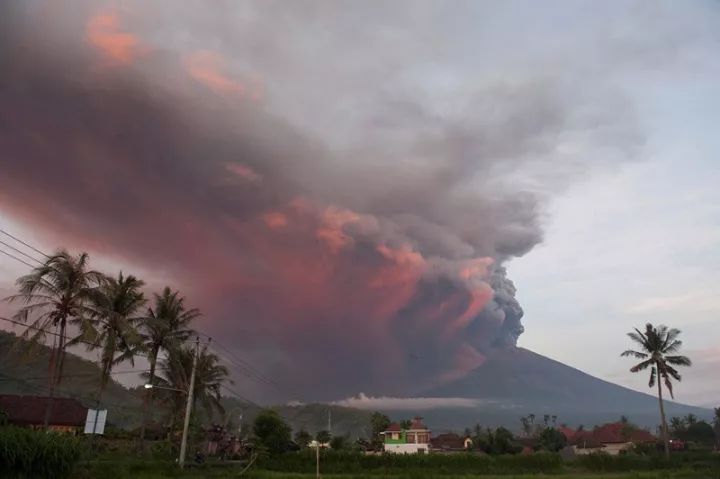 巴厘岛火山爆发最新动态，影响及应对措施